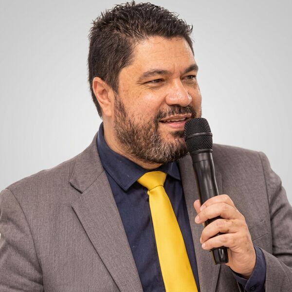 Prof. Édison Pinzon